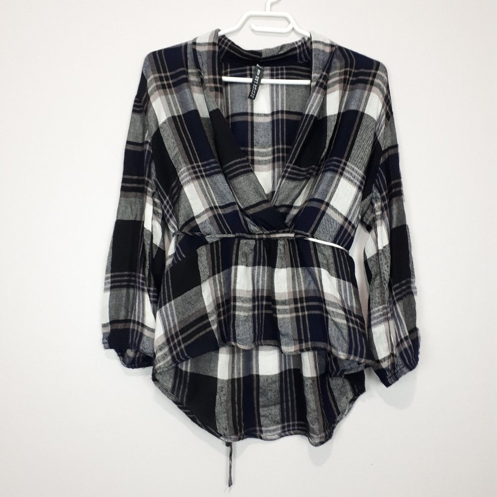 DESIGN LAB Plaid Deep Neckline Top